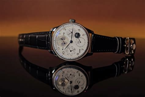 IWCの2024年新作「ポルトギーゼ・エターナルカレンダー」を .